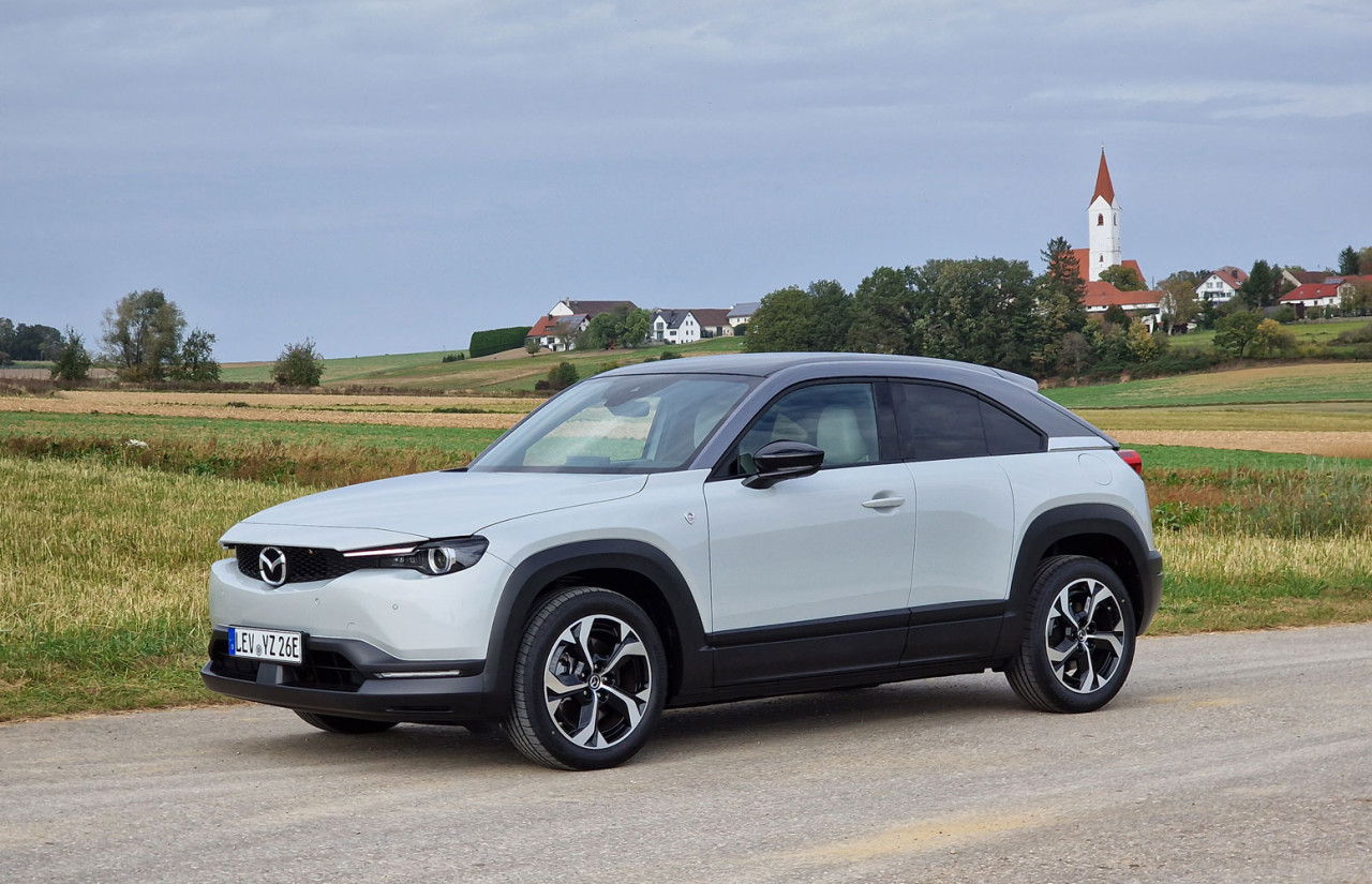 Mazda-MX-30-R-EV-FE