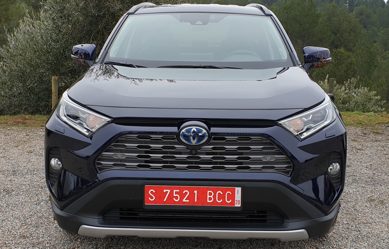 Toyota-RAV-Hybri_20190121-175523_1