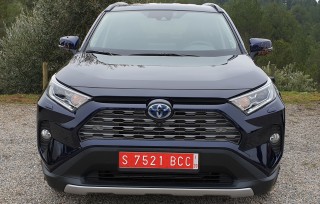 First World Test: Toyota RAV4 Hybrid