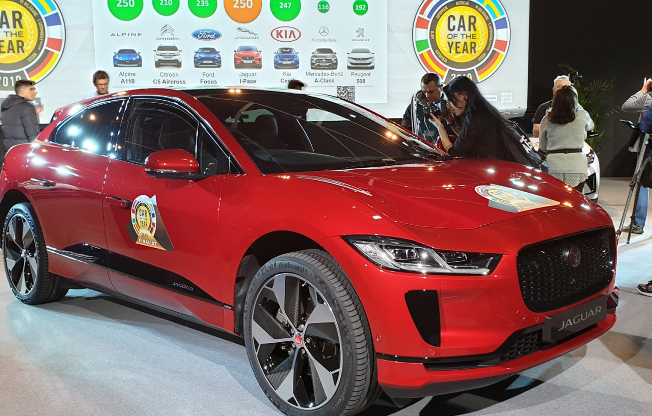 2019-Geneve-Jaguar-I-PACE-car-of-the-year