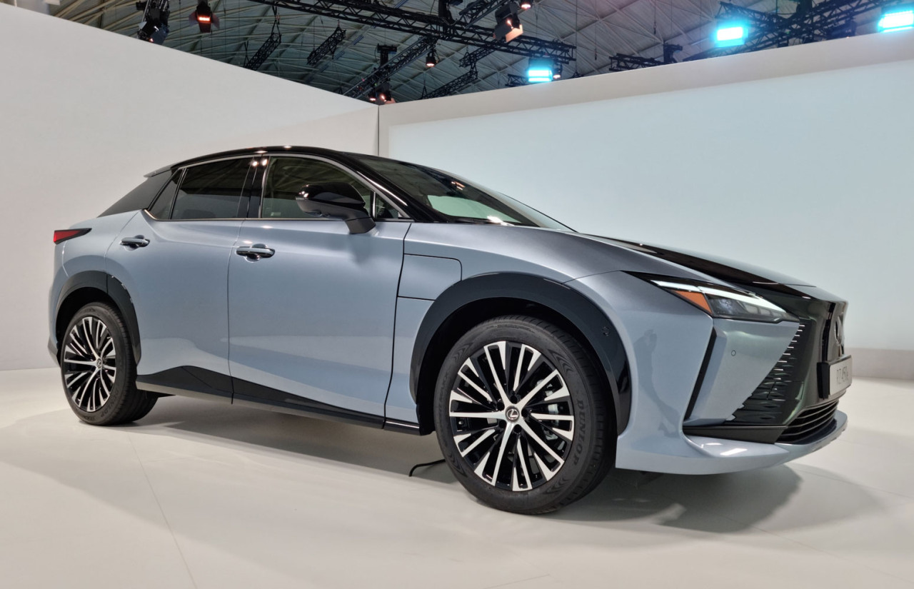 Lexus RZ 450e Avancerede og nyskabende løsninger EasyBlog