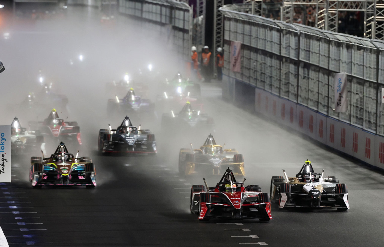 Tokyo E-Prix: Vejrguderne legede med
